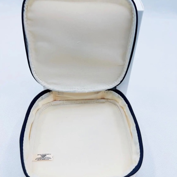 Authentic Chanel Beauty Les Beiges Makeup Bag new in box great gift 🎁 - Picture 9 of 12